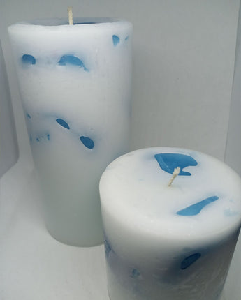 WHITE LINEN SCENTED PILLAR CANDLES